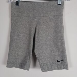 Nike Shorts Women Size XS Gray Wide Band Logo Stretch Pre-owned